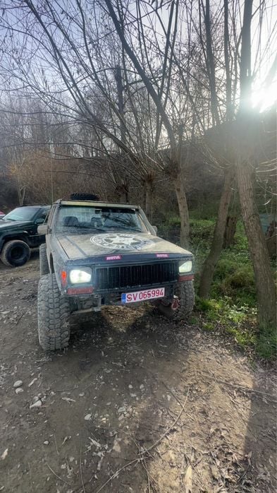 Vand jeep cherokee xj 4.0 benzina