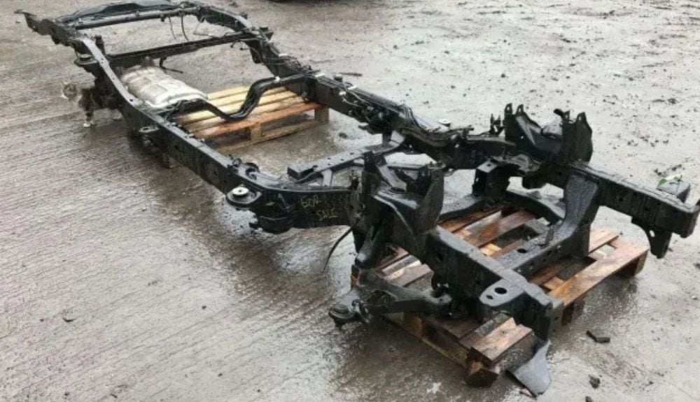 Sasiu/punte spate Nissan Navara D40 an 2005-2015