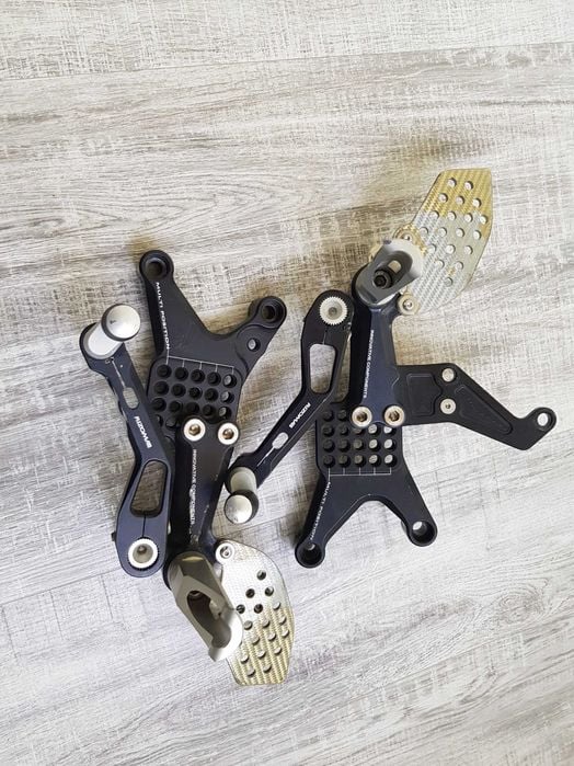 Scarita reglabile Rizoma Yamaha r6 2004 2008