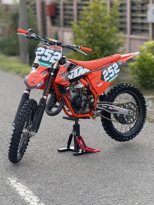 Vând KTM 125 SX 2 timpi Power valve/2022/TUNING/4300€neg!