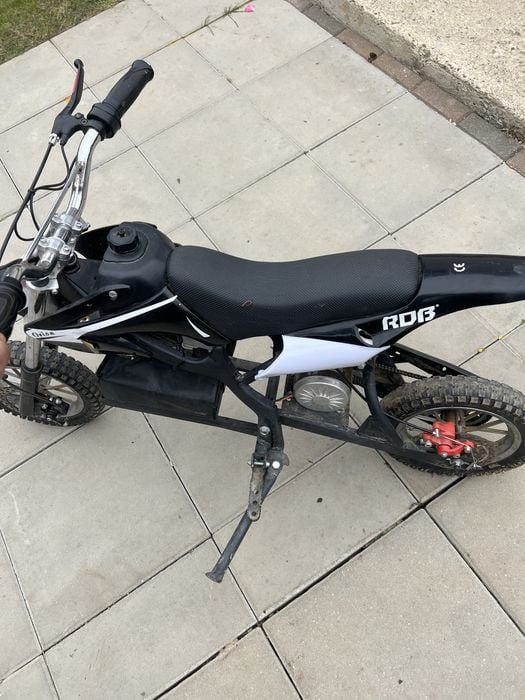 Vind scuter copii 4-8 ani electric RDB