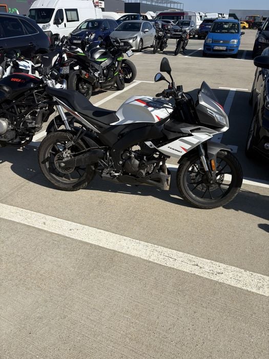 Aprilia tuono 125