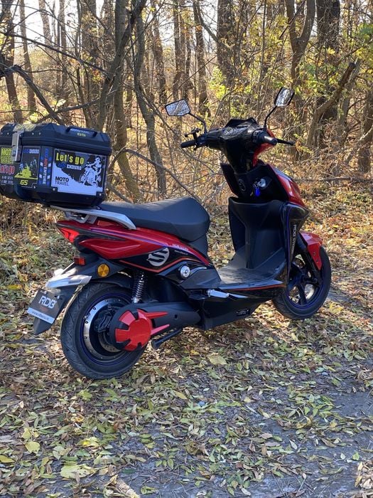 Scuter electric limitat la 25 /50 km autonomie 70 km