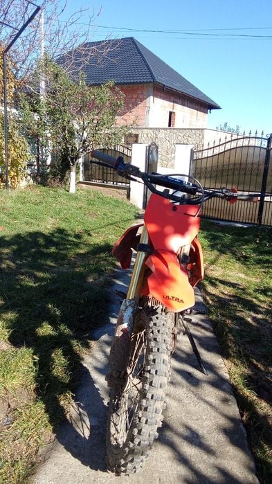 vând cross și scuter sau schimb