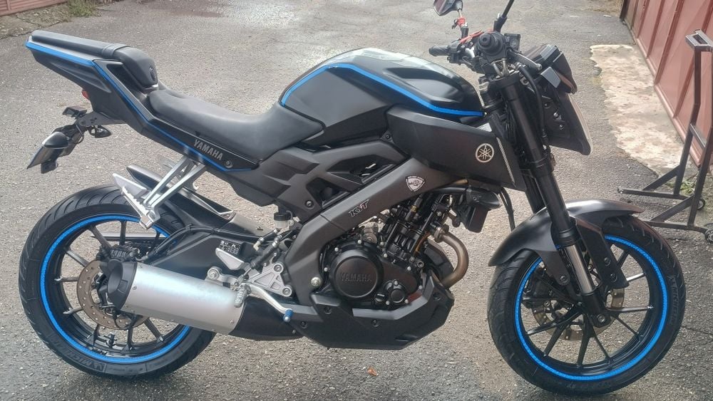 Yamaha mt 125 BLACK EDITION (body armour si geaca incluse in preț)