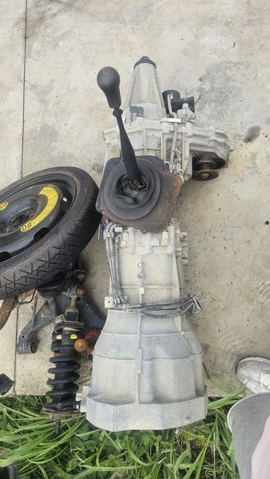 Cutie viteza Nissan navara