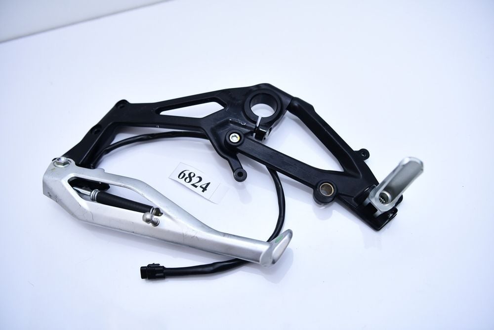 Scarita stanga cu suport  , schimbator de viteze si cric lateral