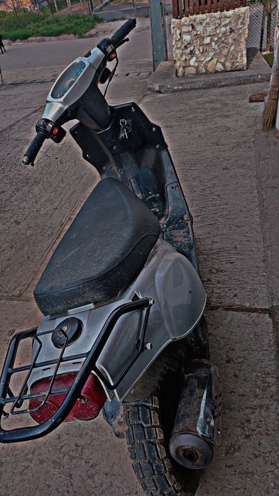 Vând scuter 125 4t,11cp(defect electromotorul)