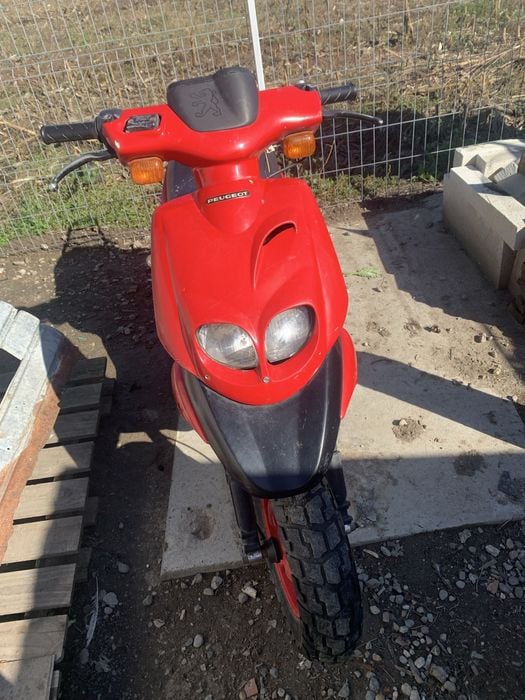 Vand scuter peugeot traker