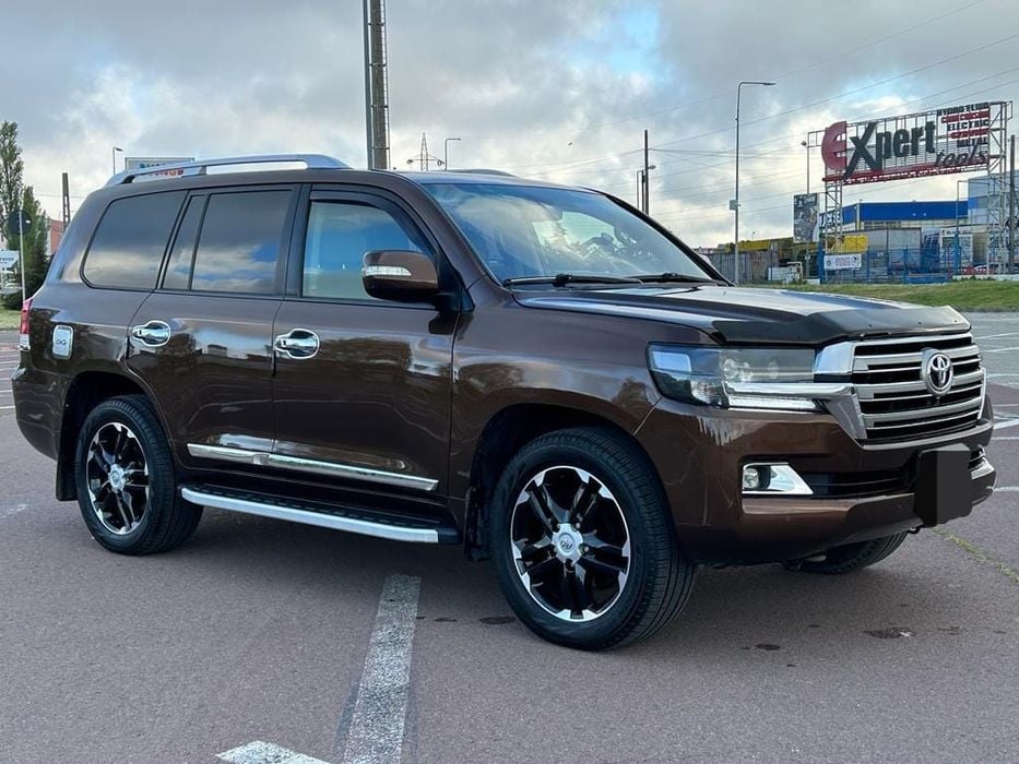 Toyota Land Cruiser j 200