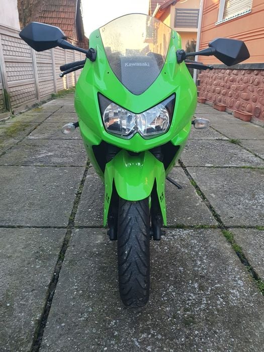 Vând Kawasaki ninja 250r