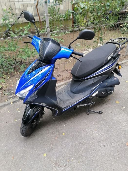 4500 lei negociabil scuter 50cc se poate pilota cu permis cat AM sau B