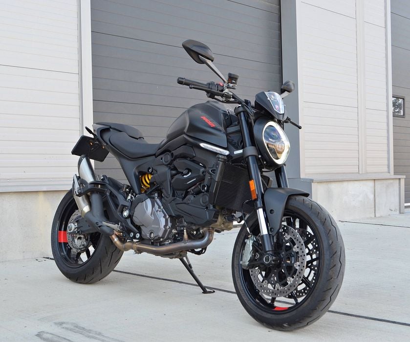 Ducati Monster 937+ 2022