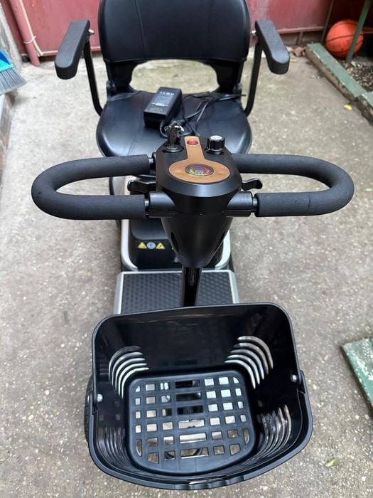 Scuter pentru persoane cu dizabilități