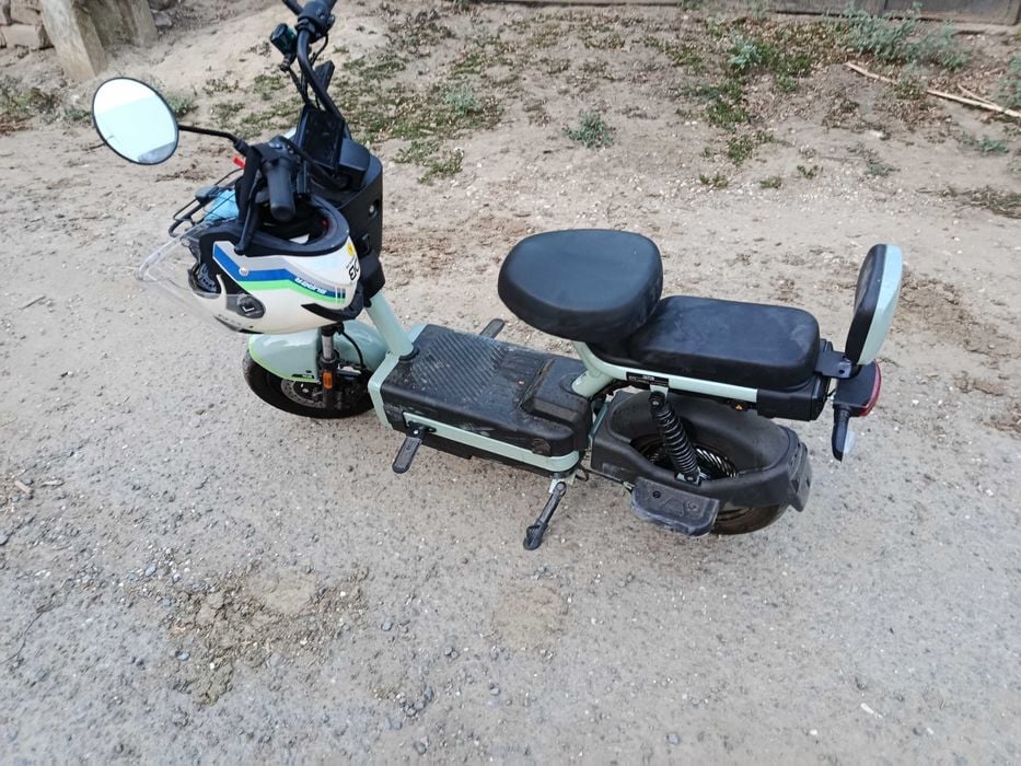 Vand scuter electric