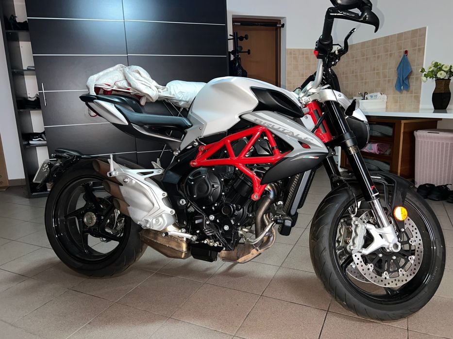 MV Agusta Brutale 800