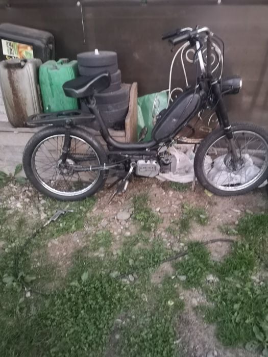 De vânzare moped gyromat 50 cc se vinde cu toate piesele preț 600 lei