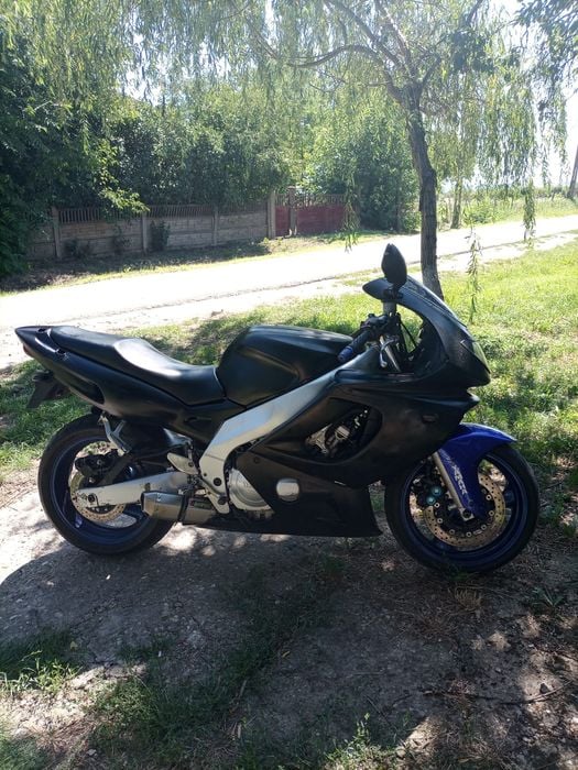 Vând sau achimb Yamaha yzf 600r thundercat
