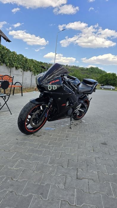 Vand sau schimb Yamaha r6 2004