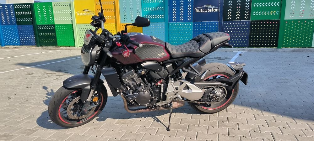 Honda CB1000R 2023 | Impecabilă | Accesorii de 1.350€ - pret iarna