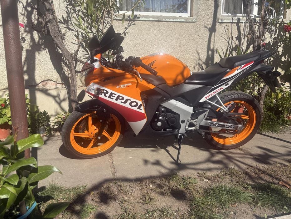 Honda CBR 125R 2015