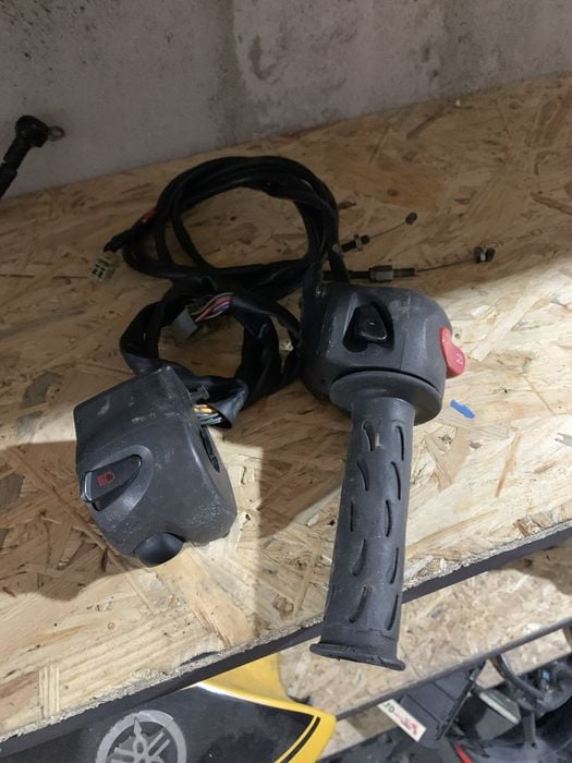 Conanda stanga/dreapta yamaha mt03 2007