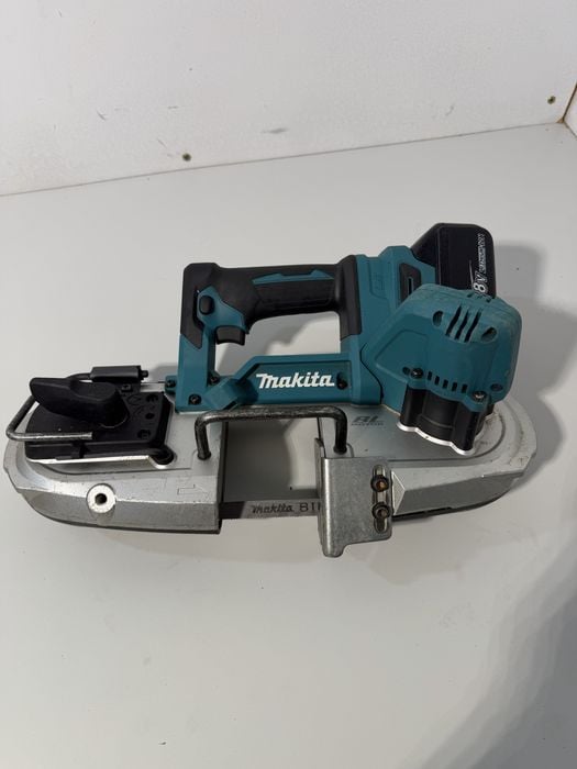Makita DPB 183 fierastrau panglica
