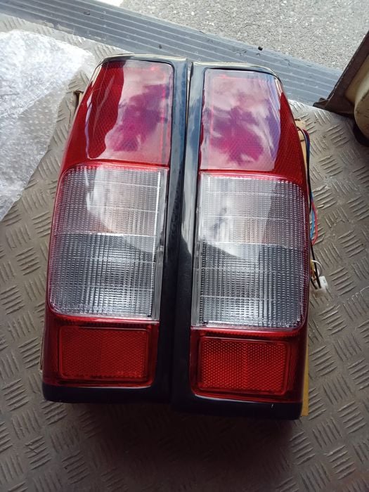 Lampa stop semnal nissan navara