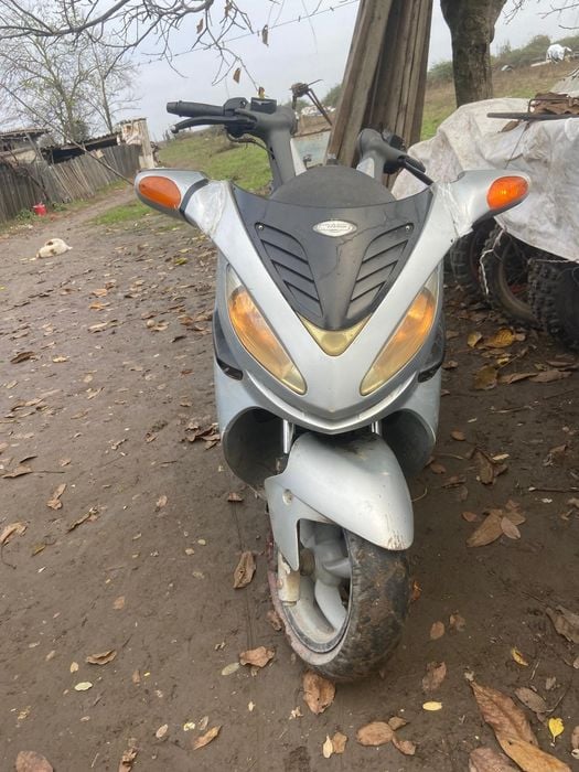 Vând scuter bun cu acte