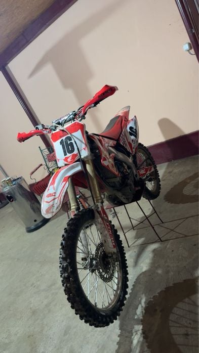 Vand sau schimb cu atv