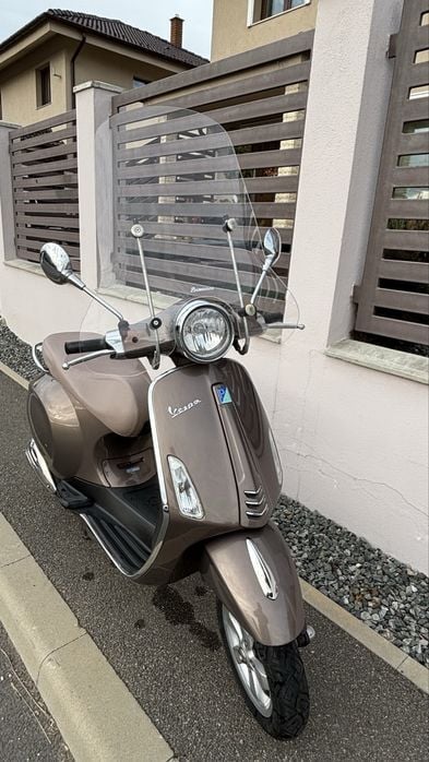 Vespa primavera piaggio scuter