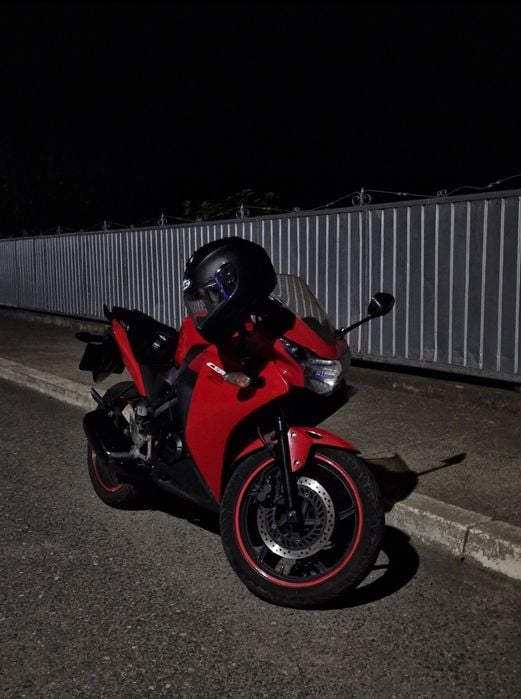 Motocicleta Honda CBR125R A1