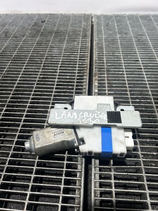 Motoras Stergator Luneta Toyota Land Cruiser J12 2002 - 2010 (1030) 6326035070