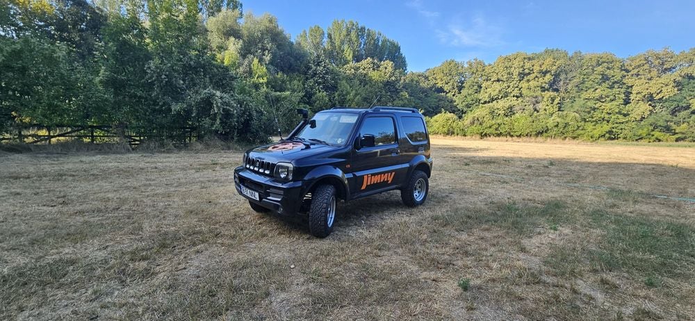 Suzuki Jimny 1.3 AC *

Masina se afla in