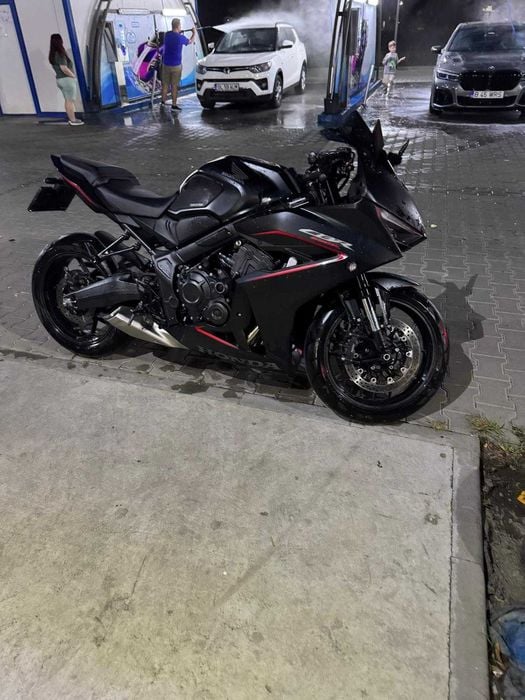 Honda CBR650R 2024