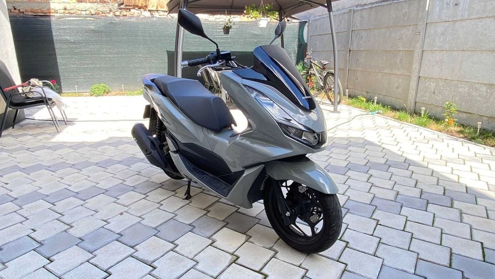 HONDA PCX an 2023 / garantie pana in 2027 / se conduce cu cat.B
