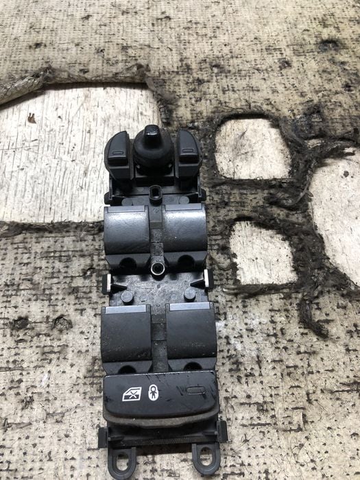 Butoane geamuri electrice  Land Rover Discovery 2.0 Motorina 2017