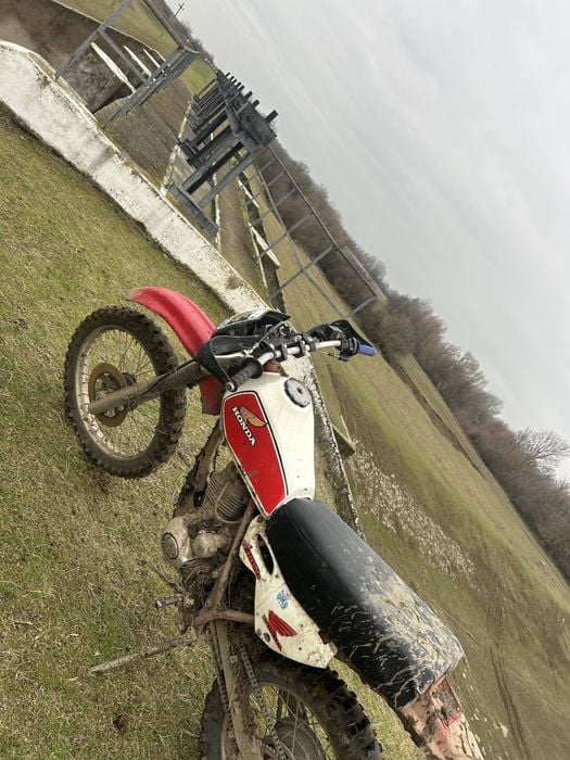 vand 2 motoare cross si scuter