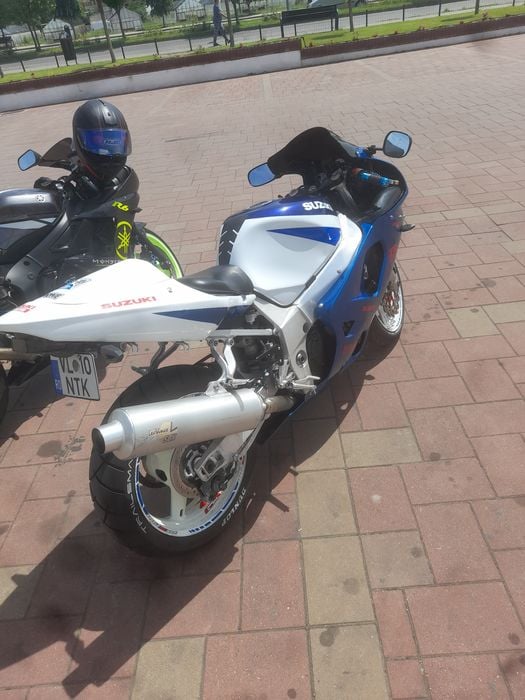 Suzuki gsxr600 k1