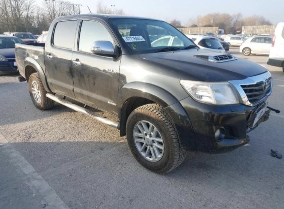 Dezmembrez Toyota Hilux Invincible 3.0 Manuala 2012-2016
