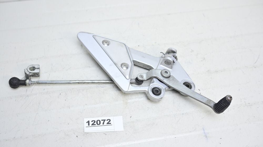 Suport Scarita Fata Stanga Cu Pedala Schimbator Yamaha FZ6 2004 - 2009