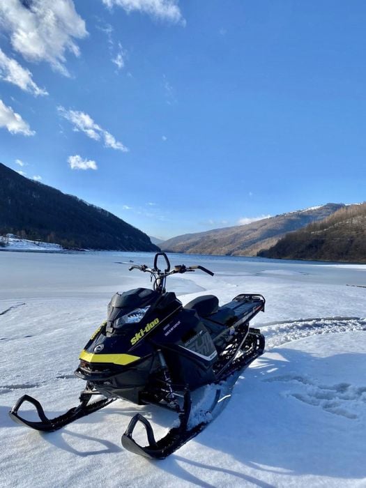 SKI-DOO Summit 850