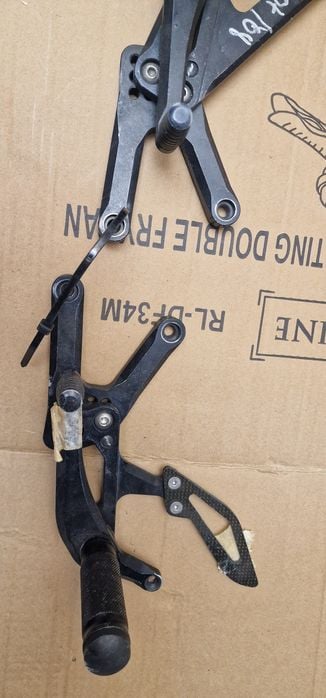 Parbriz  si scarite racing reglabile Arrow Yamaha R1 2007-2008