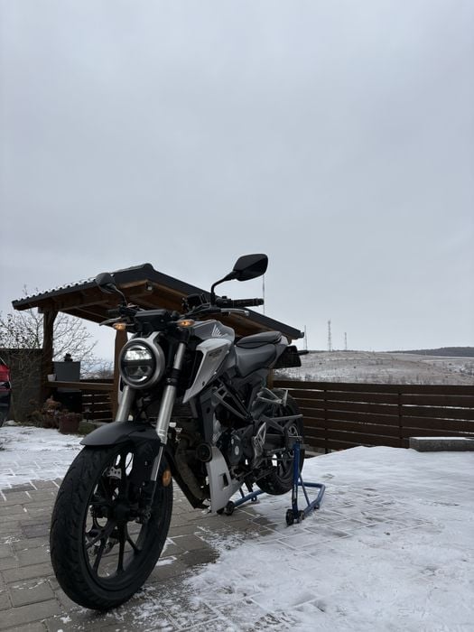 Vând Honda Cb 125 R