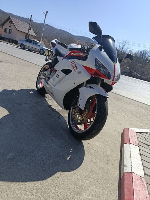 CBR 1000RR se vinde