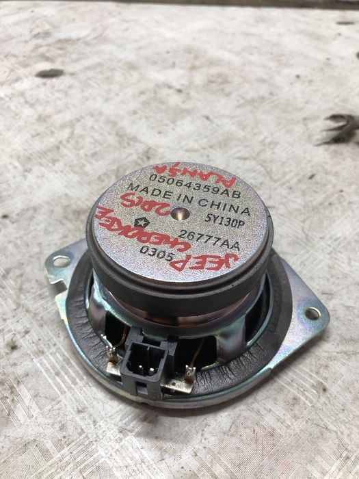 Boxa Jeep Cherokee - Motorina 2015