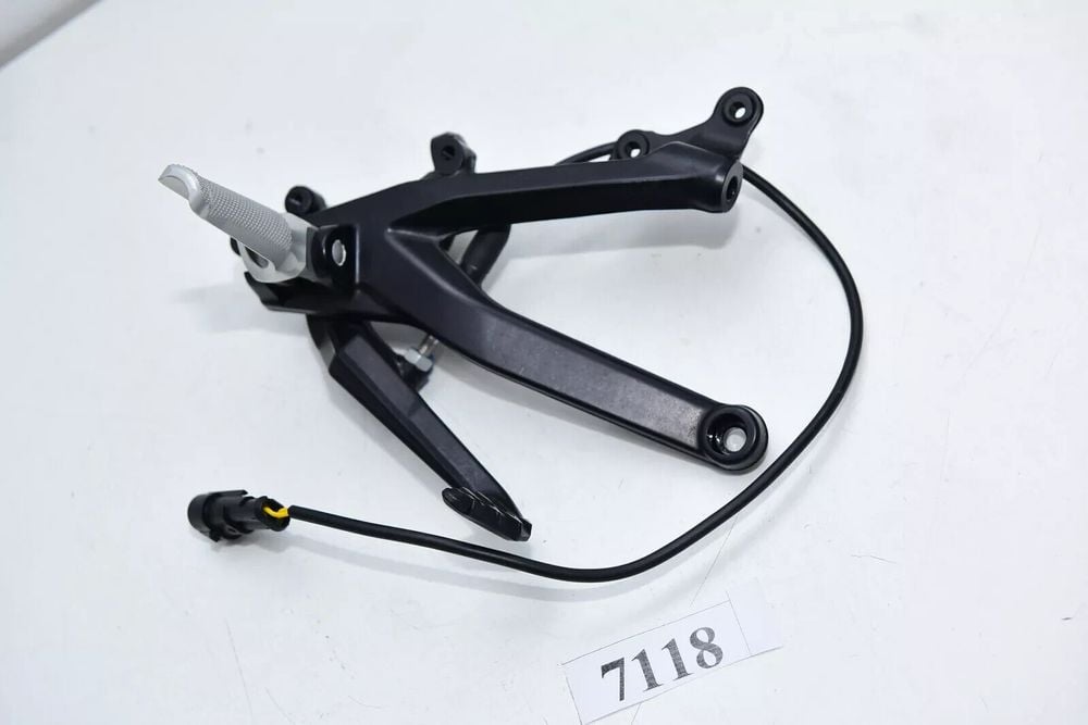 Suport scarita pilot  pedală dreapta frână Ducati Panigale V4 V4S
