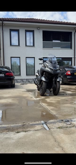 Yamaha tricity 300 2180 km , stare ca nou