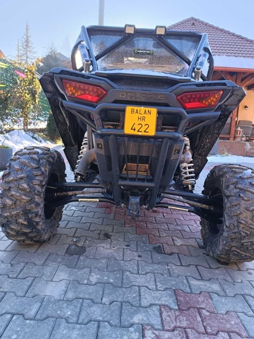 UTV Polaris RZR 1000