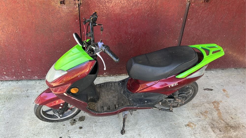 Moped z-tech(baterie noua)(controller nou)(maneta nou) becuri led